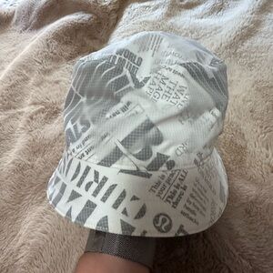 Lululemon Athletica Light Gray Bucket Hat for Women L/XL